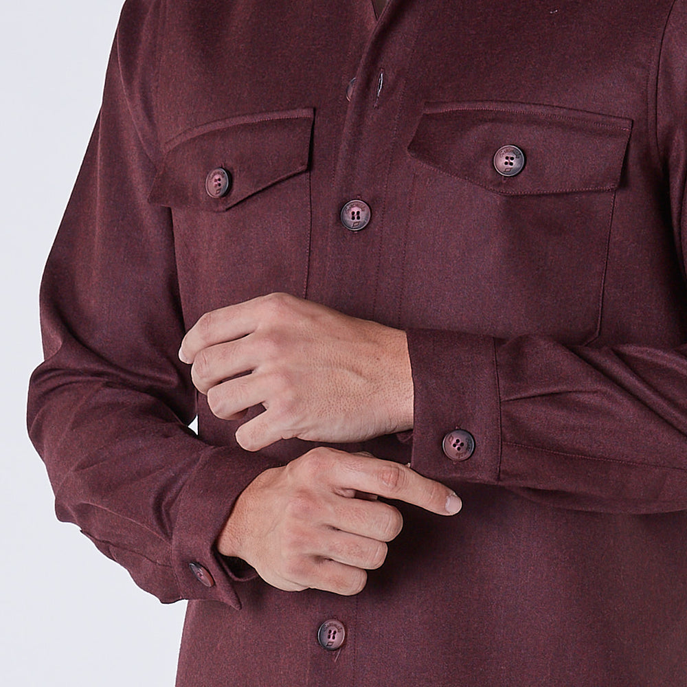 
                  
                    Giacca camicia in lana cachemire bordeaux
                  
                