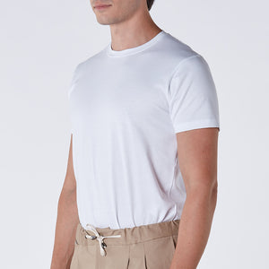 
                  
                    T-shirt in cotone bianca
                  
                
