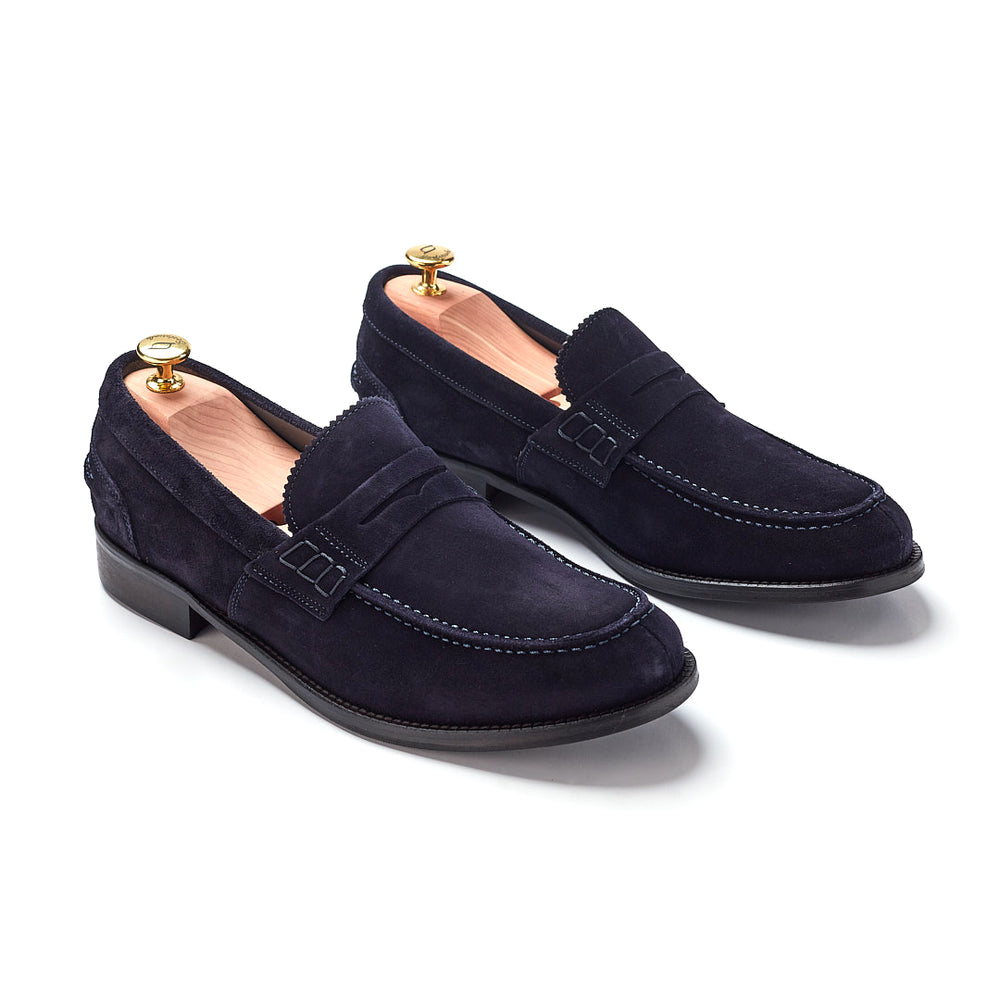 
                  
                    "College" moccasin in blue suede
                  
                
