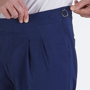 
                  
                    Pantaloni sartoriali 2 pinces in caldo cotone blu
                  
                